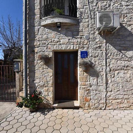 Tar-Vabriga Apartment Nona מראה חיצוני תמונה
