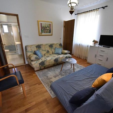 Tar-Vabriga Apartment Nona מראה חיצוני תמונה