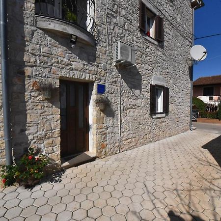 Tar-Vabriga Apartment Nona מראה חיצוני תמונה