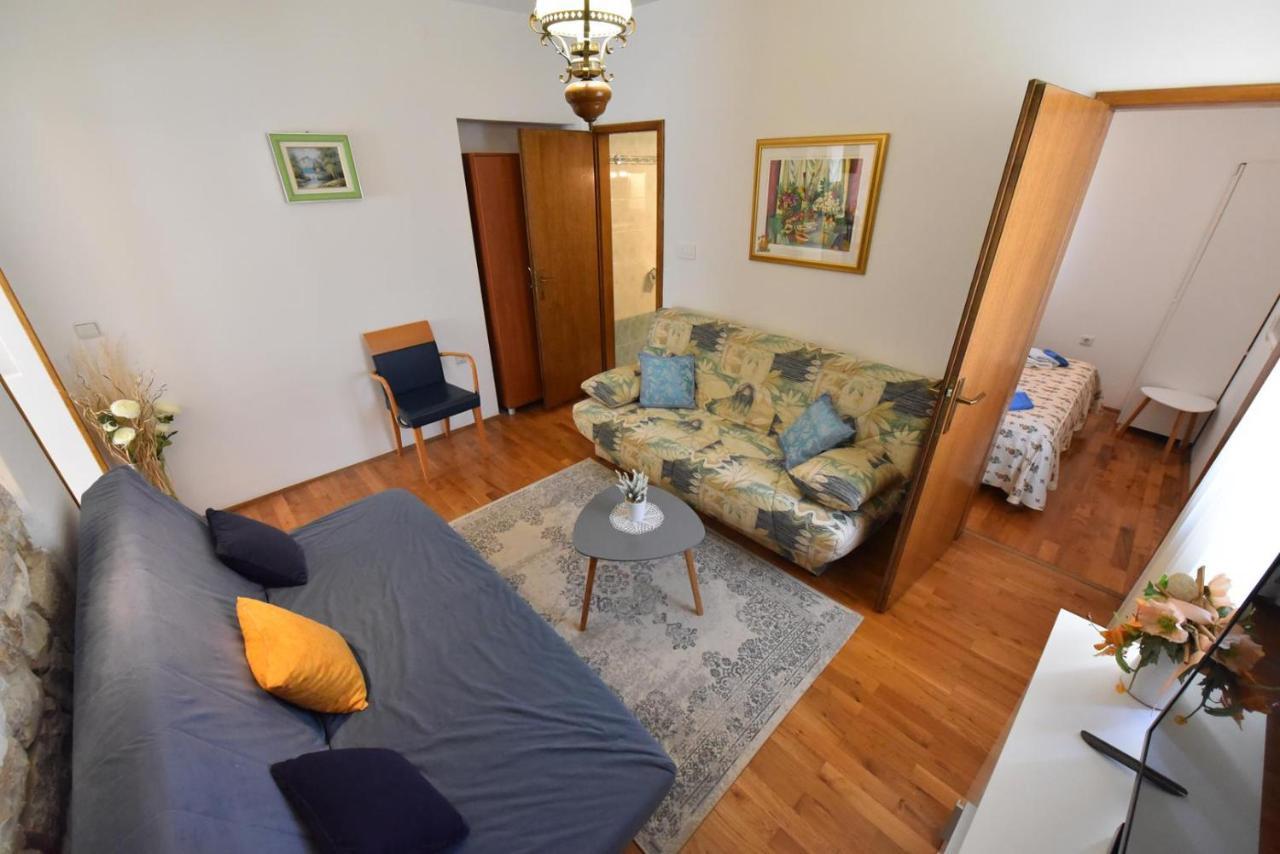 Tar-Vabriga Apartment Nona מראה חיצוני תמונה