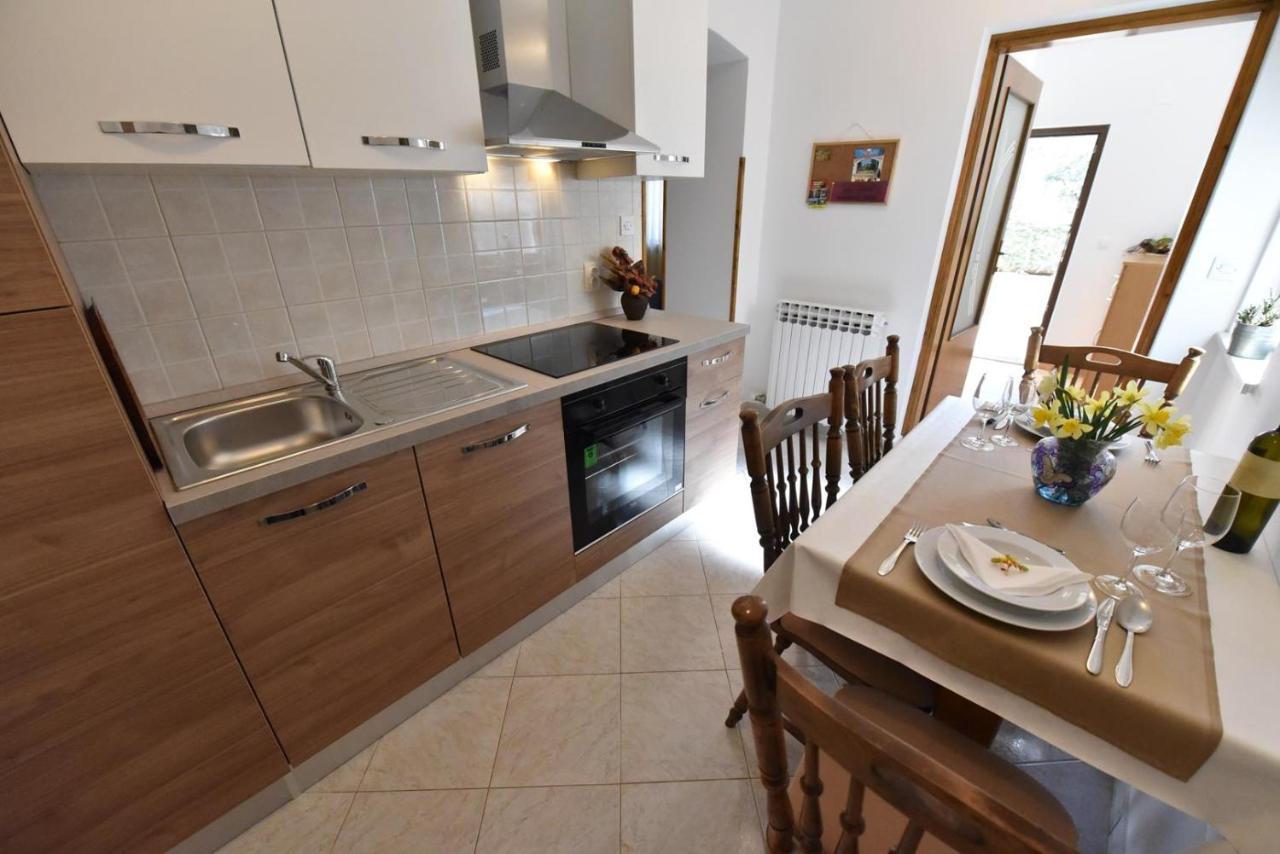 Tar-Vabriga Apartment Nona מראה חיצוני תמונה
