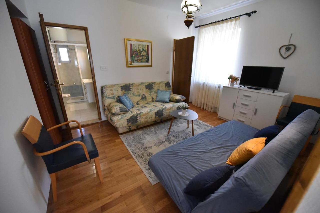 Tar-Vabriga Apartment Nona מראה חיצוני תמונה