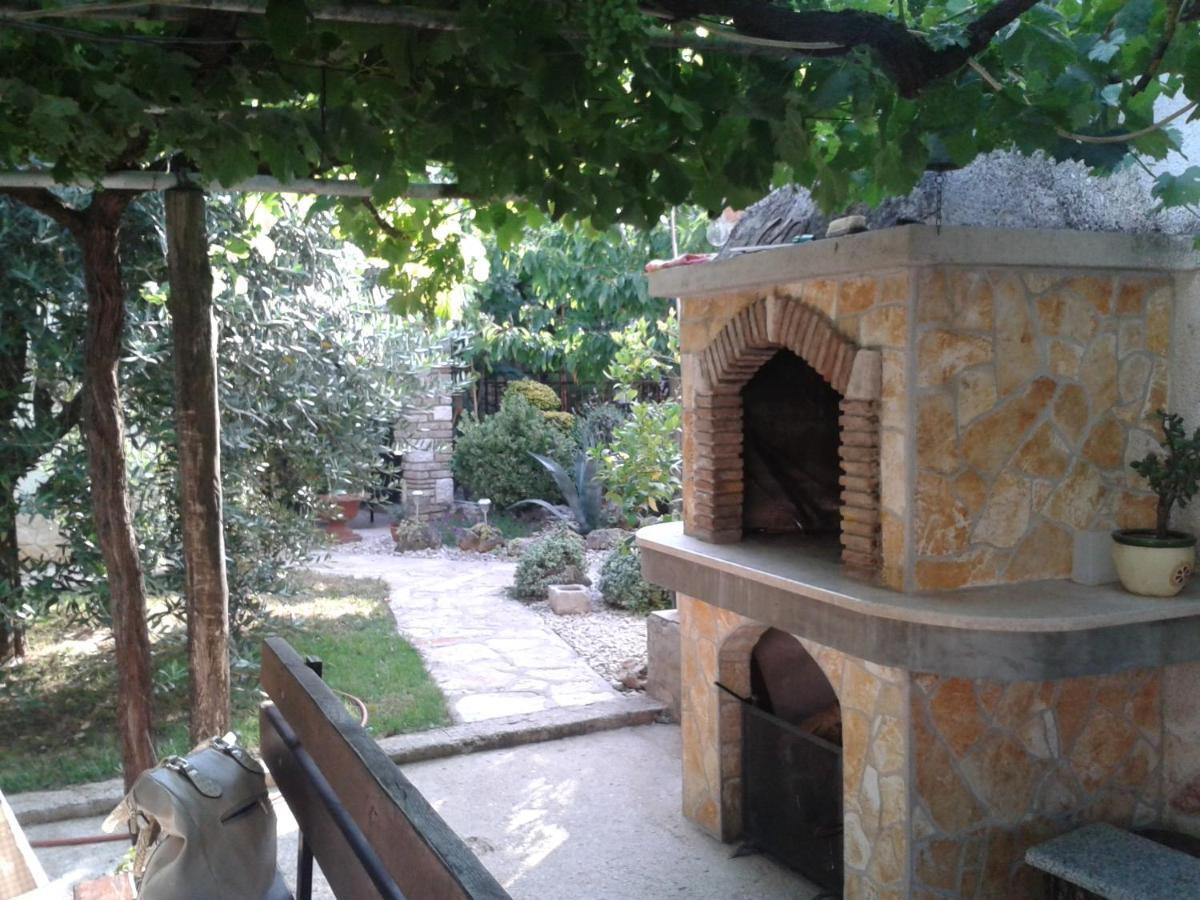 Tar-Vabriga Apartment Nona מראה חיצוני תמונה